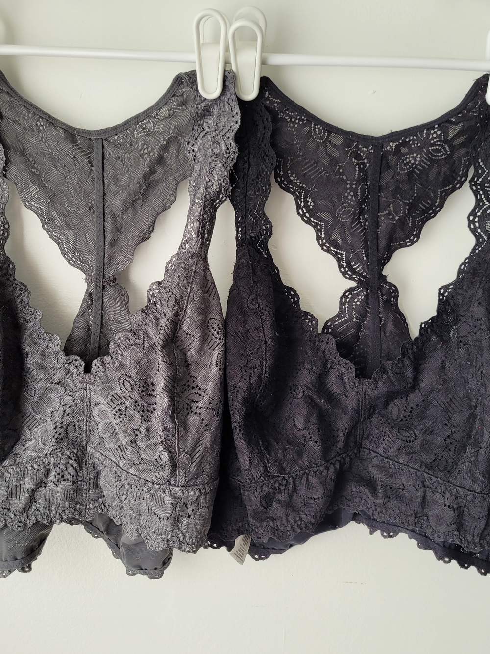 Felina Women Grey & Black Lace Wireless Racerback Bralettes Set of 2 Size L
